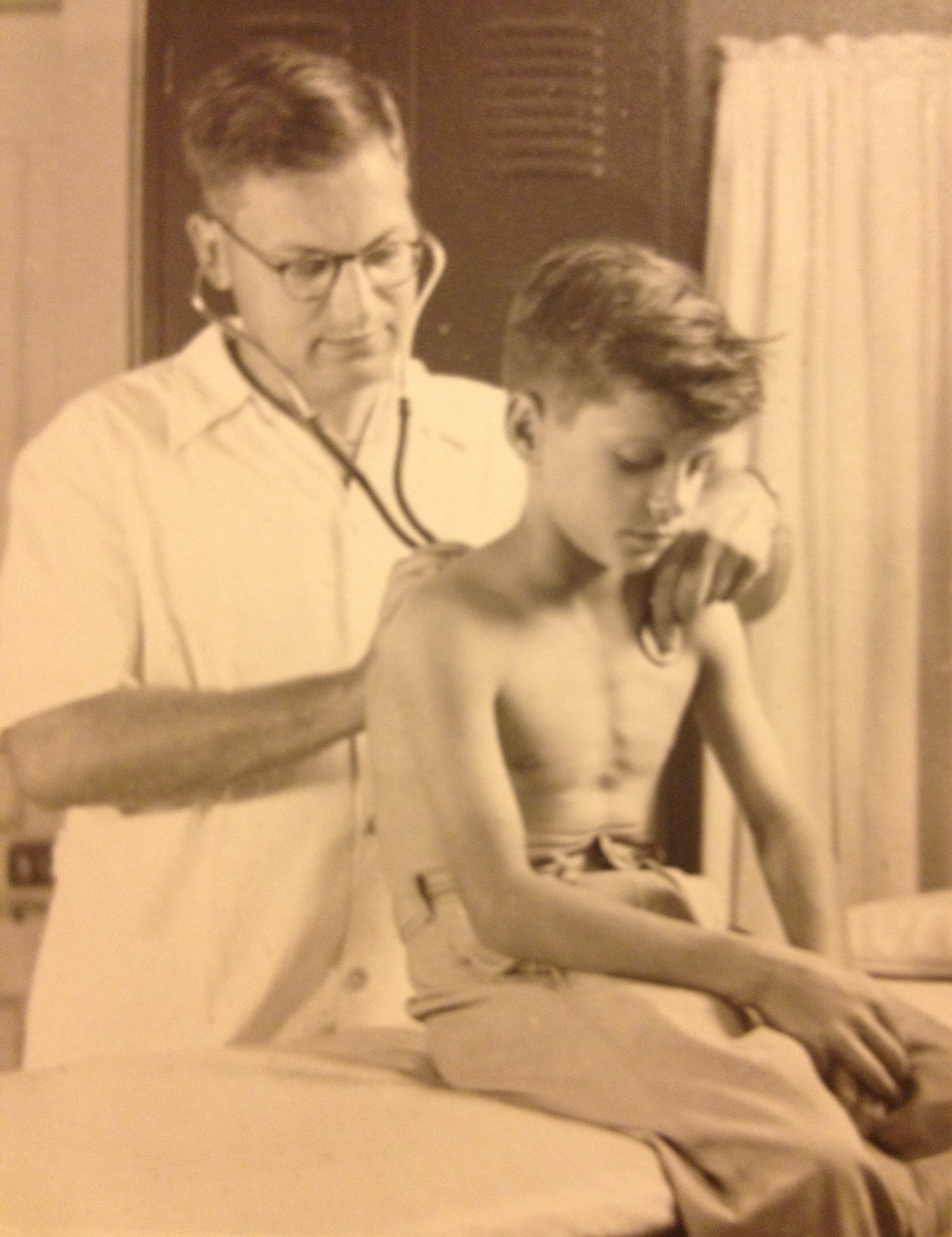 Herbert Kohn in der Klinik in Sosúa, Dominikanische Republik, circa 1947 © Frank Kohn