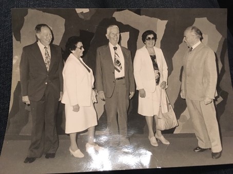 Herbert Klinger (rechts) u. Ernst Seifert (Mitte) mit Ehefrauen in Leoben, 1982