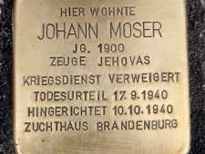 Stolperstein Johann Moser
Foto: Verlegung des Stolpersteins für Johann Moser im August 2016
Foto: J.J. Kucek