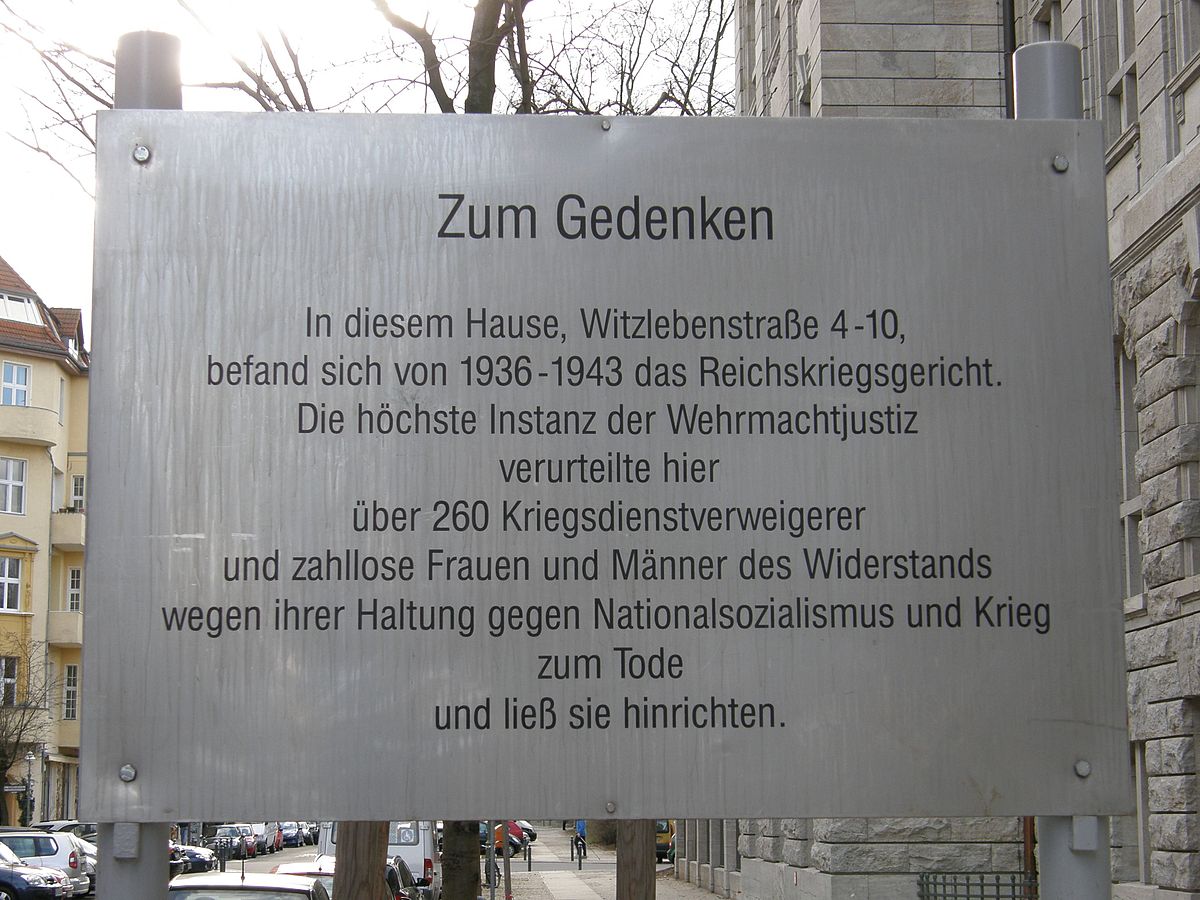 Gedenktafel beim eh. Reichskriegsgericht (RKG) Foto: Von Axel Mauruszat Quelle: commons wikimedia