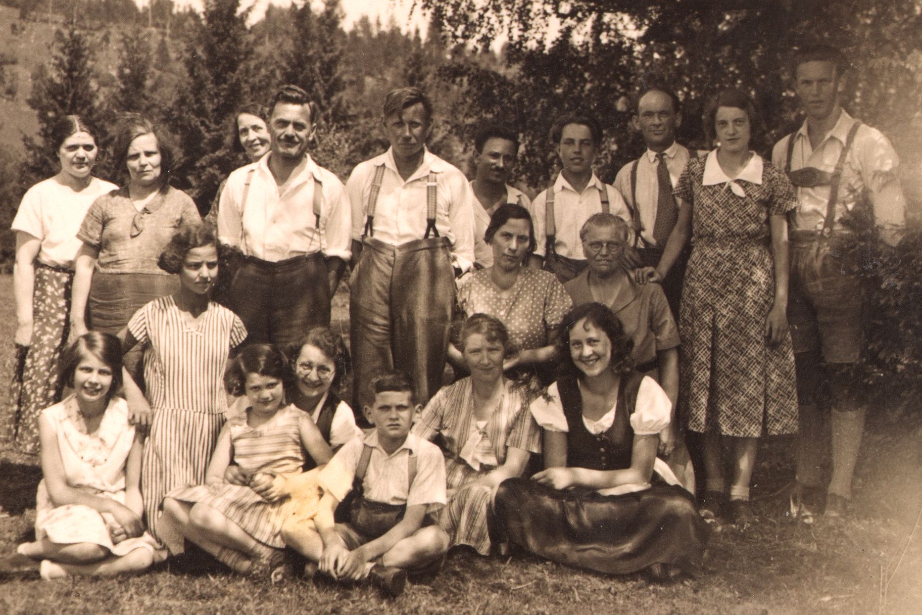 Zeugen Jehovas Graz mit Franz Korb (stehend, 5. von rechts)