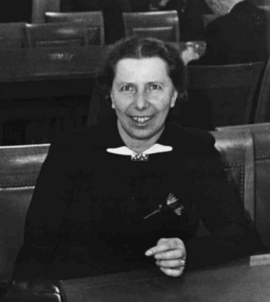 Maria Matzner als erste Landesrätin Österreichs, 1950 https://www.hdgoe.at/CMS/items/uploads/Website/module_image/maria_matzner.jpg