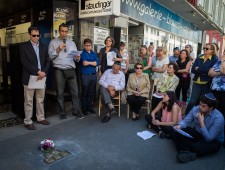 Verlegung der Stolpersteine für Familie Blüh am 17. Juni 2016 
Foto Alexander Danner