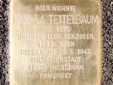 Stolperstein für Ruchla Teitelbaum 
Foto:  J.J. Kucek