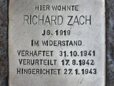 Stolperstein für Richard Zach. 
Foto: Christian Michelides. Quelle: wikipedia