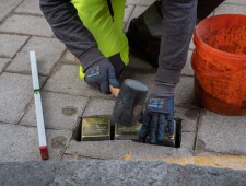 Stolpersteinverlegung für die Familie Weiss am 22.10.2021 ©Alexander Danner