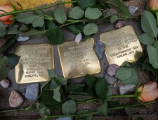 Stolpersteine für die Familie Weiss ©Alexander Danner