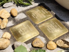 Stolpersteine Simon Salzmann, Elsa Salzmann, Harald Salzmann, Foto JJKucek