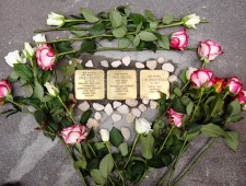 Stolpersteine für die Familie Herzog im August 2016
Foto: J.J. Kucek