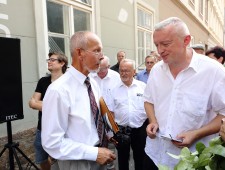 Verlegung des Stolpersteins für Karl Drews (Foto: J. J. Kucek)