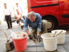 Verlegung des Stolperstein von Odilie Borges. Foto: J. J. Kucek