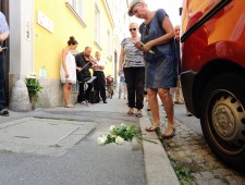 Verlegung des Stolperstein von Odilie Borges. Foto: J. J. Kucek