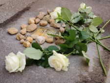 Verlegung des Stolperstein von Odilie Borges. Foto: J. J. Kucek