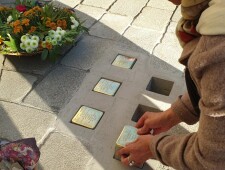 Stolpersteinverlegung für die Familien Weinberger und Salz am 27.10.2021 in Frohnleiten ©Thomas Meier