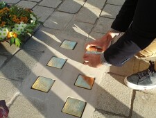 Stolpersteinverlegung für die Familien Weinberger und Salz am 27.10.2021 in Frohnleiten ©Thomas Meier